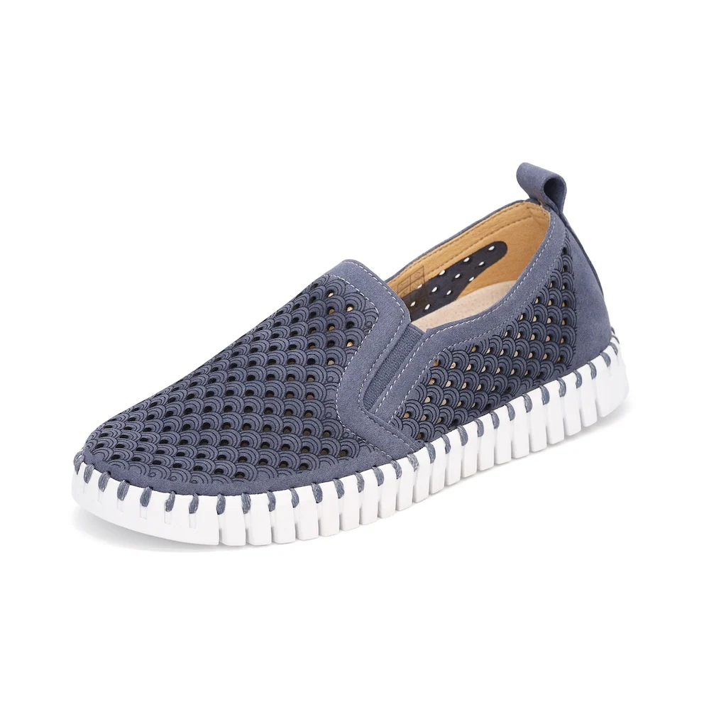 Sneaker Tulip by Ilse Jacobsen - Image 6