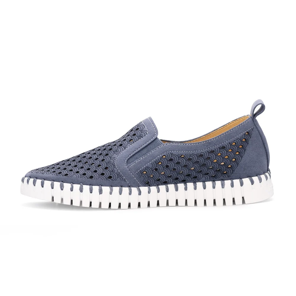 Sneaker Tulip by Ilse Jacobsen - Image 7
